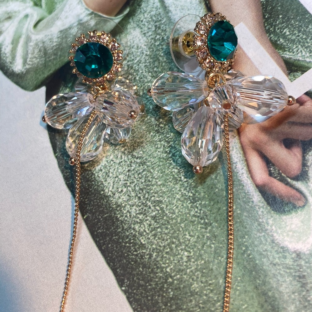 Fashion Long Green Crystals Earrings - Picture 3 of 4